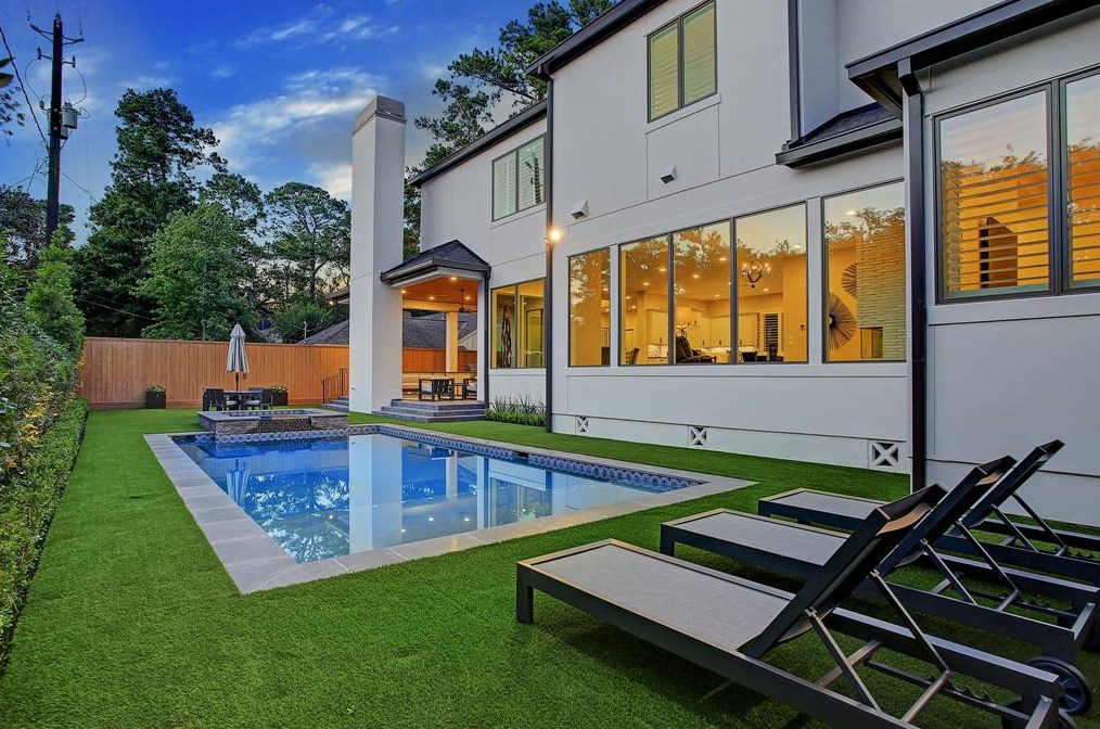 107 Fawnlake Dr, Houston TX  77079-7349 exterior