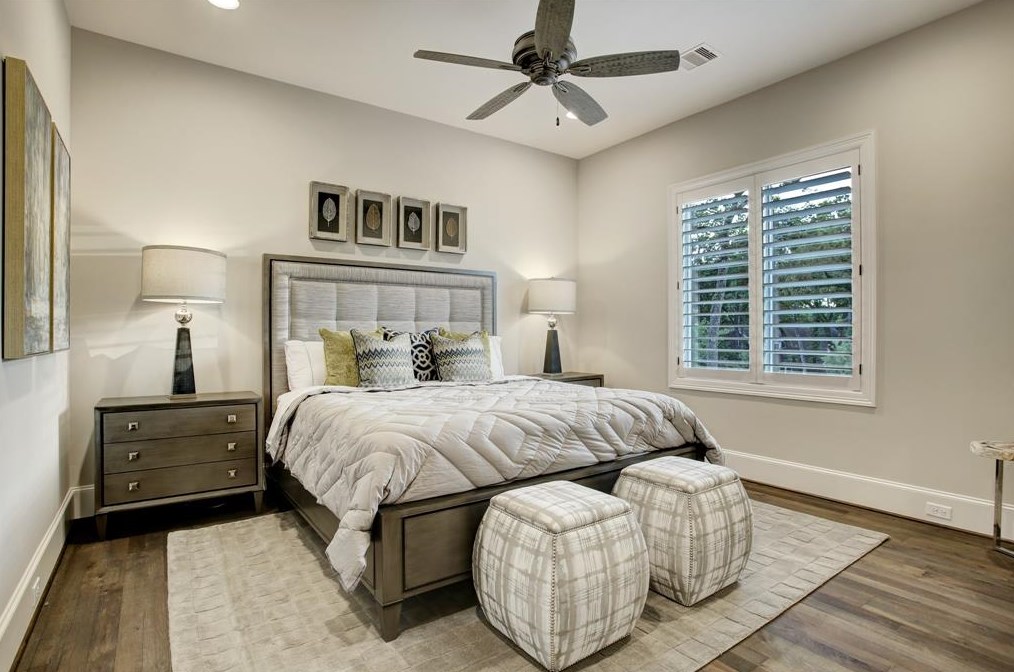 107 Fawnlake Dr, Houston TX  77079-7349 exterior