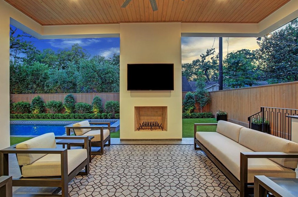 107 Fawnlake Dr, Houston TX  77079-7349 exterior