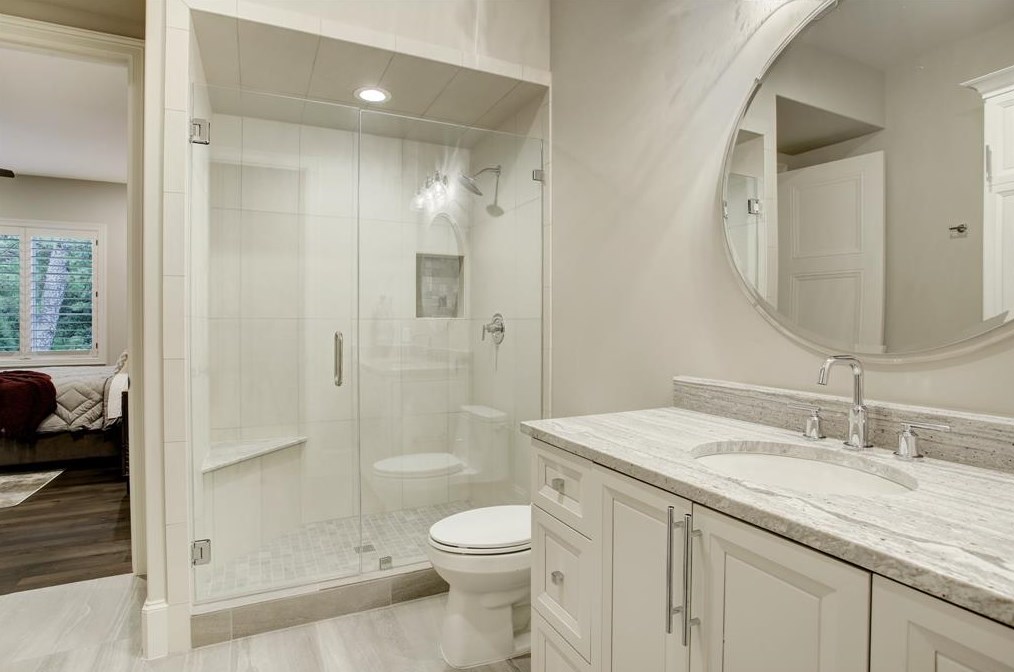 107 Fawnlake Dr, Houston TX  77079-7349 exterior