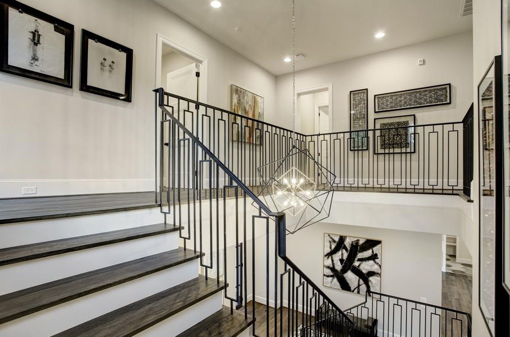 107 Fawnlake Dr, Houston TX  77079-7349 exterior