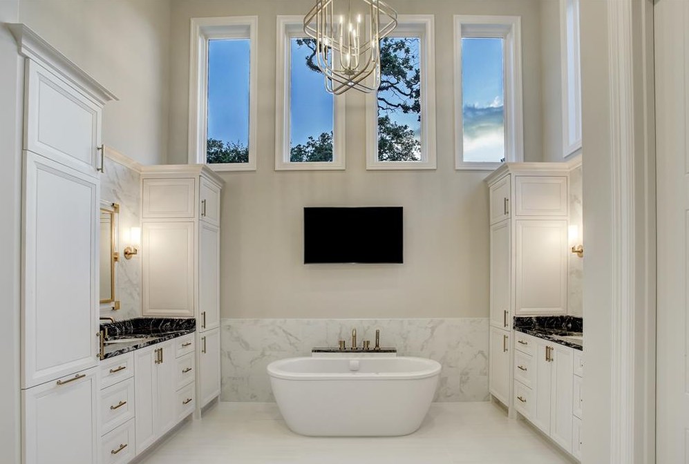 107 Fawnlake Dr, Houston TX  77079-7349 exterior