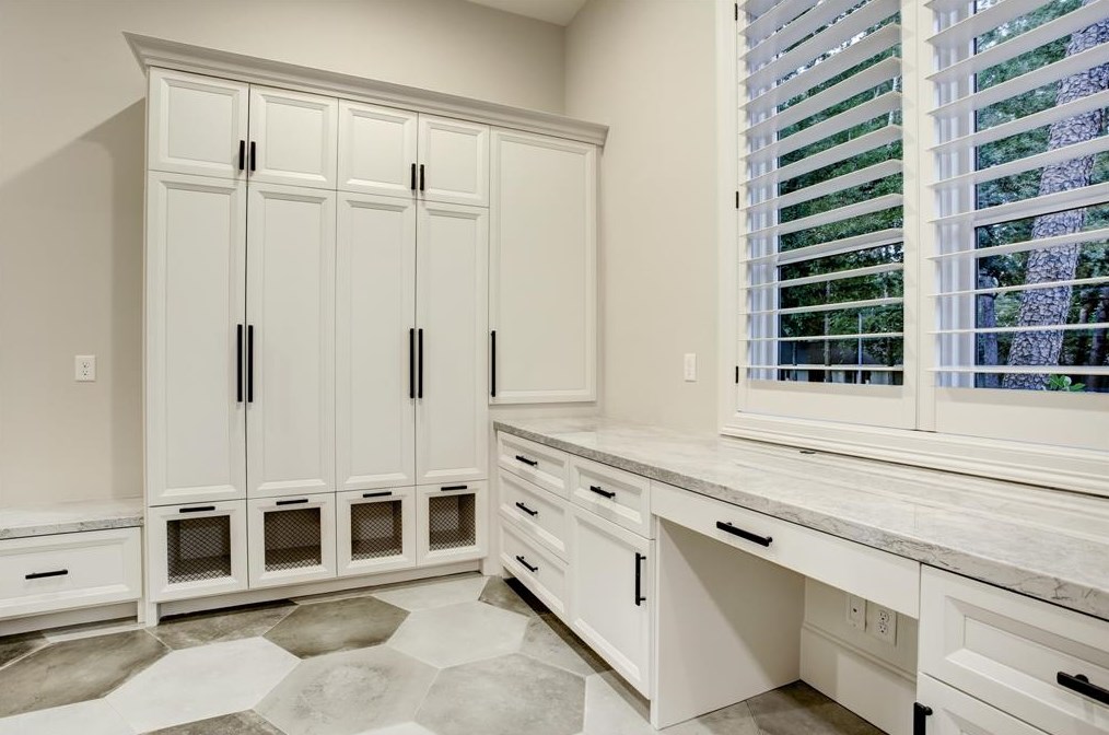 107 Fawnlake Dr, Houston TX  77079-7349 exterior