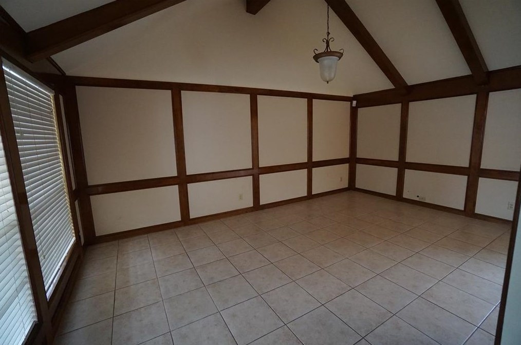 7827 Candle Ln, Houston, TX 77071