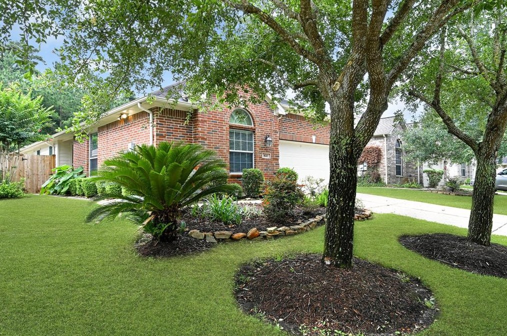 1620 Berlino Dr, Pearland, TX 77581-7570