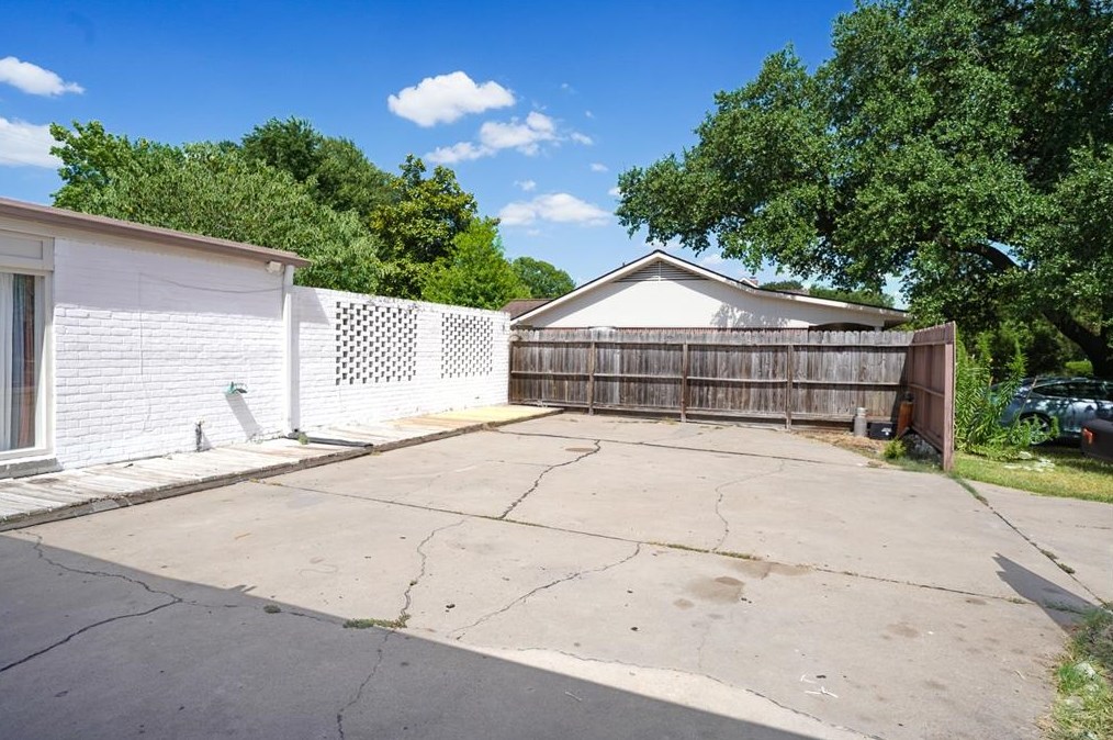 7914 Braes Meadow Dr, Houston, TX 77071