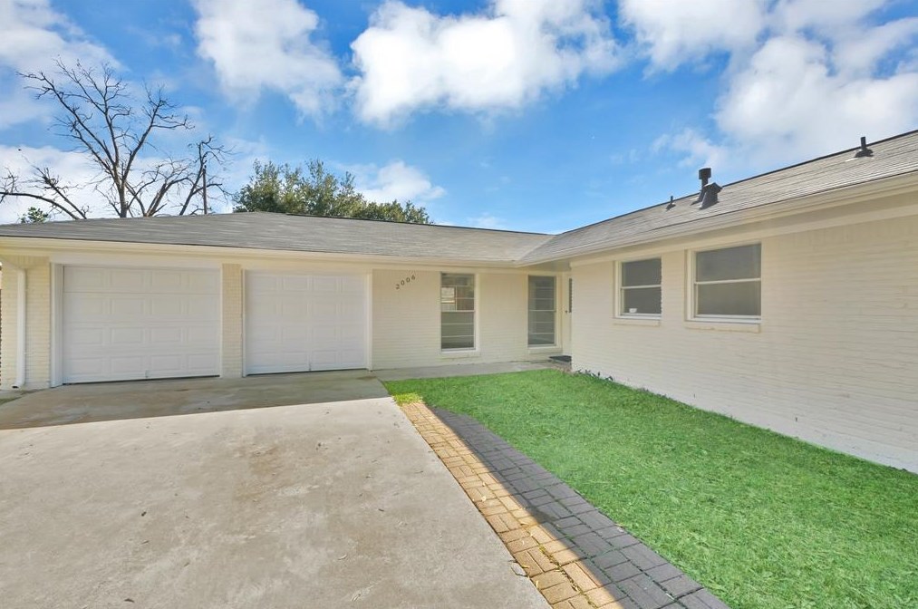2006 Counter Point Dr, Houston, TX 77055