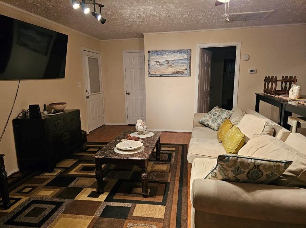 465 Water View Dr, Livingston, TX 77351