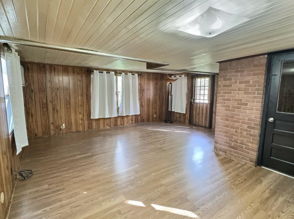 4715 Libbey Ln, Houston, TX 77092