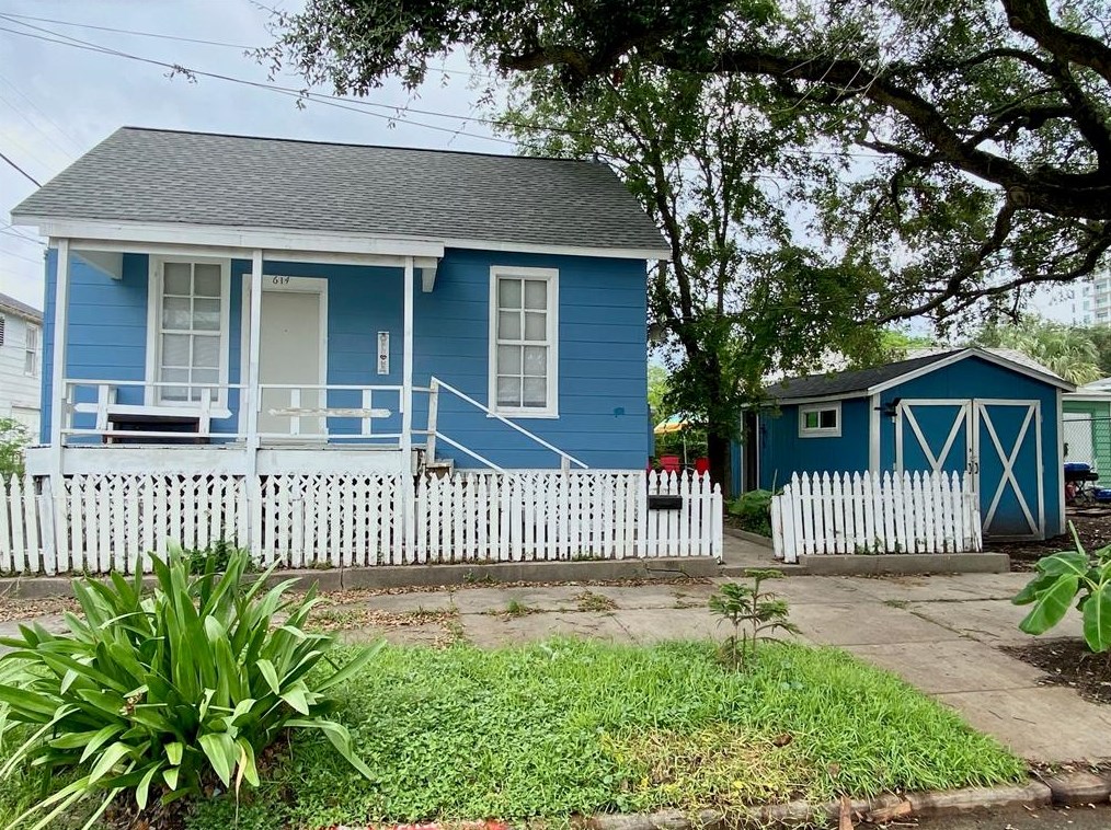 614 7th St, Galveston, TX 77550