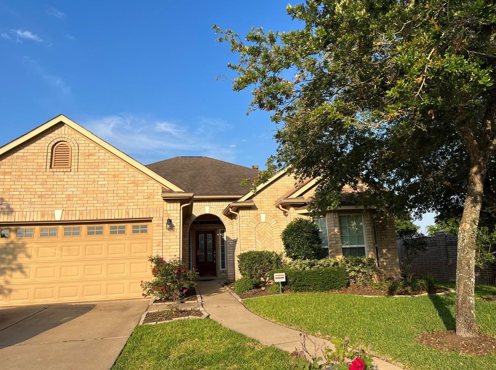 2035 Edenfield Ln, Sugar Land, TX 77479