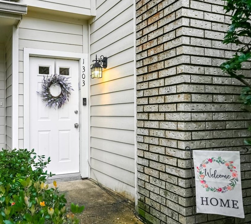 7575 Cambridge St, Houston TX  77054-2007 exterior