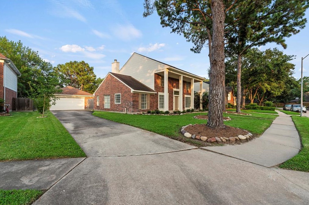 7814 Clover Knoll Ct, Houston, TX 77095-4173