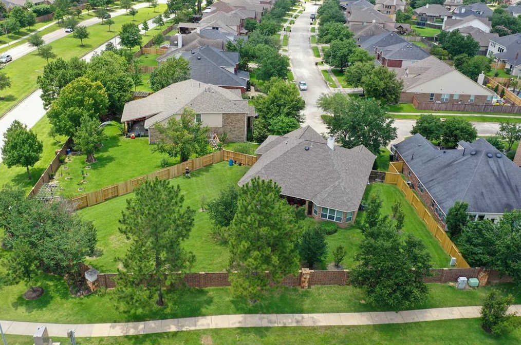 9527 Autumn Joy Dr, Spring, TX 77379-3765