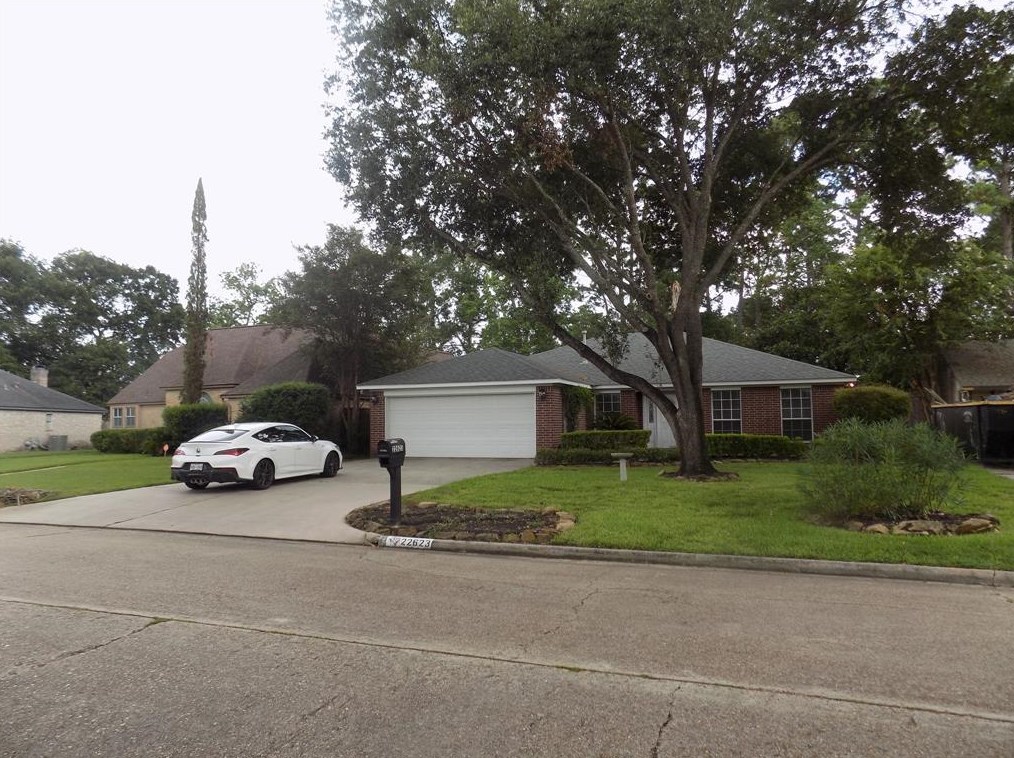 22623 River Birch Dr, Tomball, TX 77375