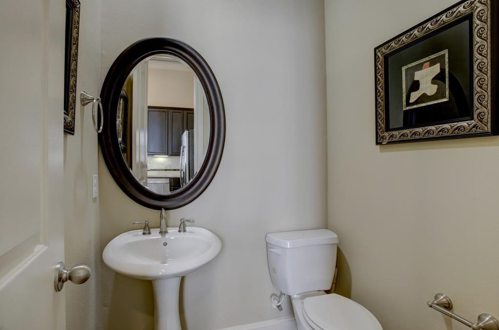 9435 Fannin St, Houston TX  77004-5807 exterior