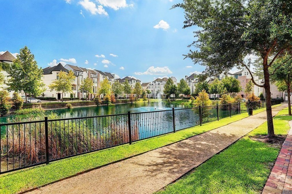 9435 Fannin St, Houston TX  77004-5807 exterior