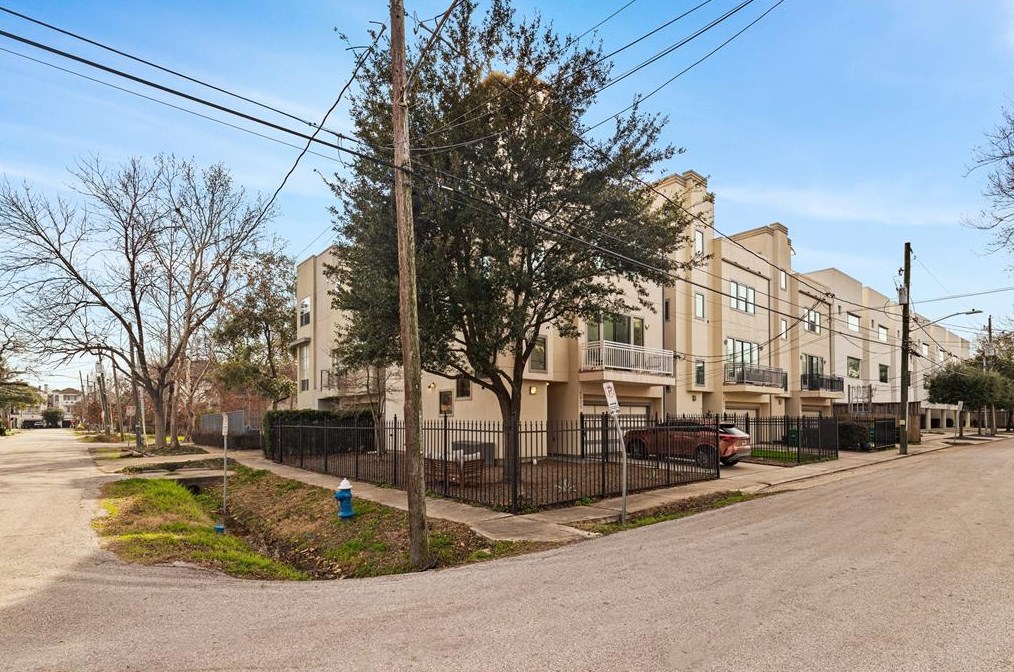4213 Lillian St, Houston, TX 77007