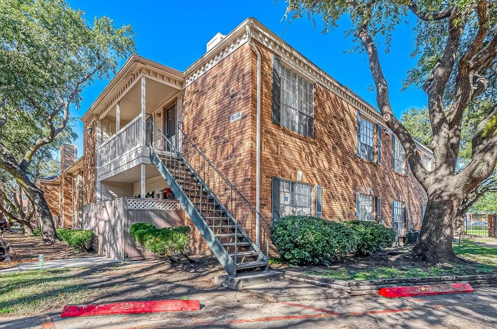 2626 Holly Hall St Apt 314, Houston, TX 77054