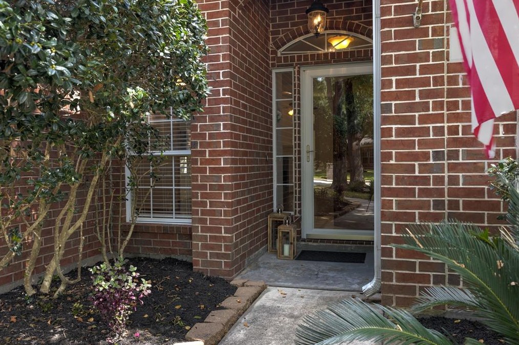 25118 Aughton Dr, Spring TX  77389-5402 exterior