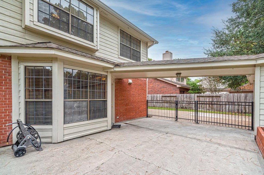 7610 Clover Cyn, Houston TX  77095-4034 exterior