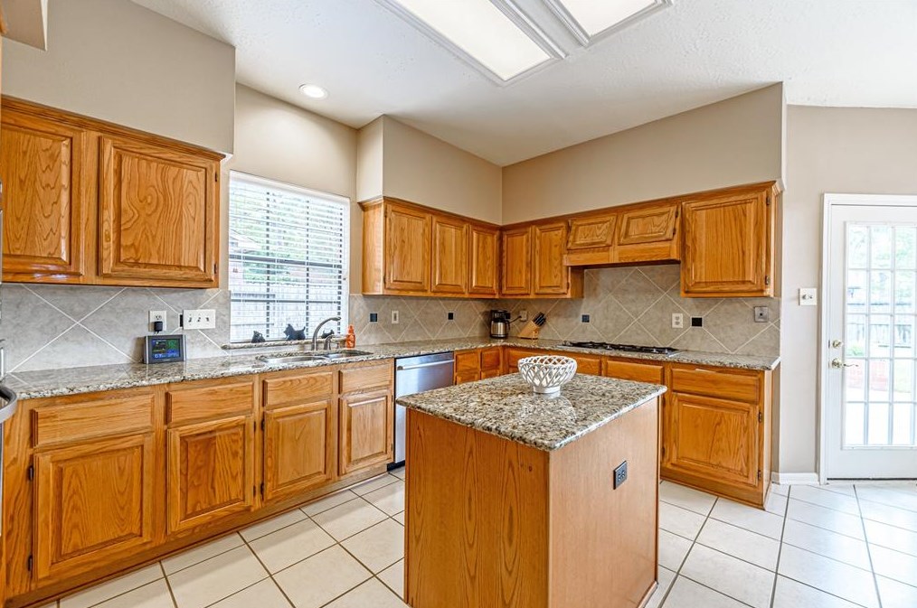 7610 Clover Cyn, Houston TX  77095-4034 exterior