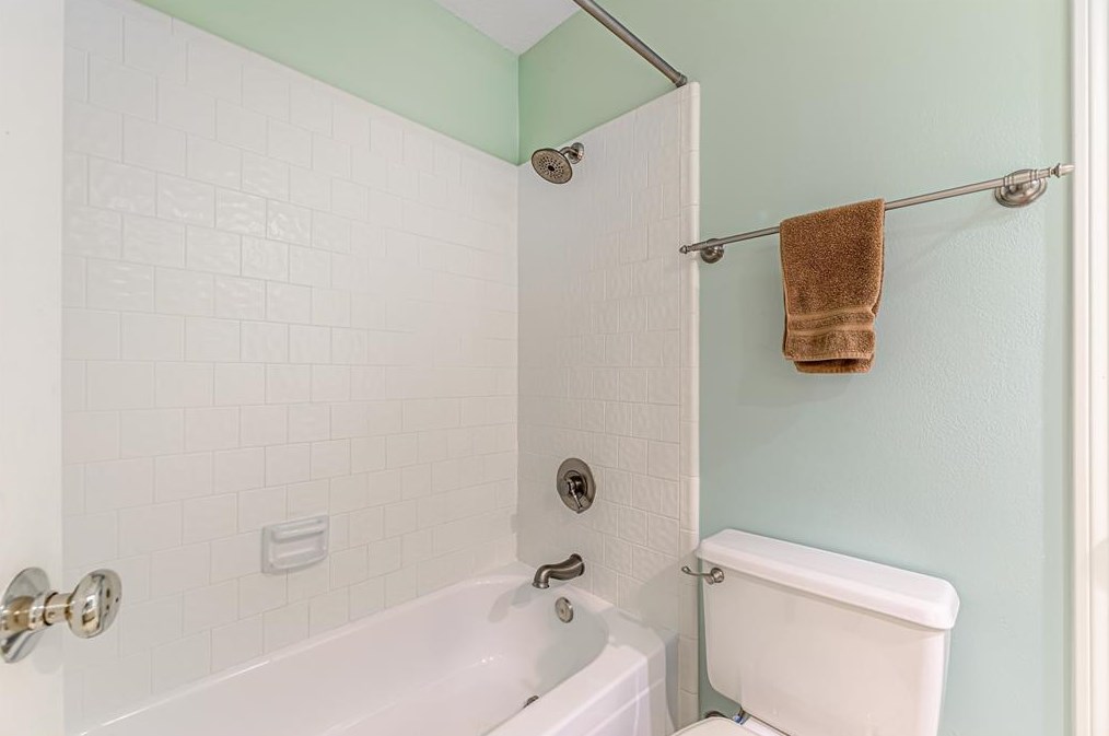 7610 Clover Cyn, Houston TX  77095-4034 exterior
