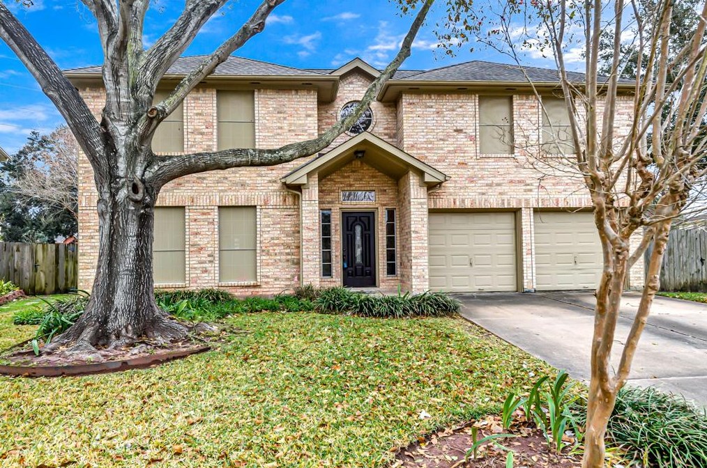 8235 Paddington Place Dr, Houston, TX 77083-5234