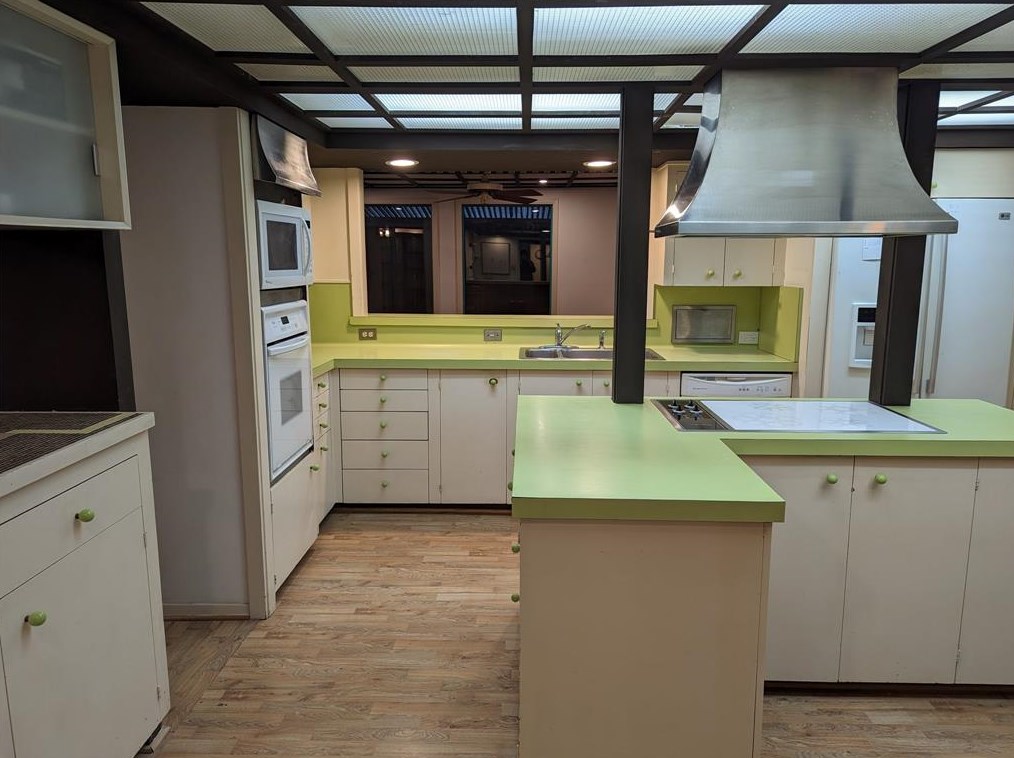 6441 Sharpview Dr, Houston TX  77074-6333 exterior