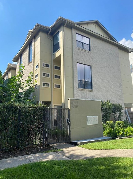2429 Dorrington St #b, Houston, TX 77030