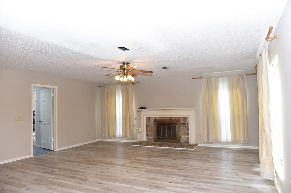 9211 Rocky Valley Dr, Houston TX  77083-5692 exterior