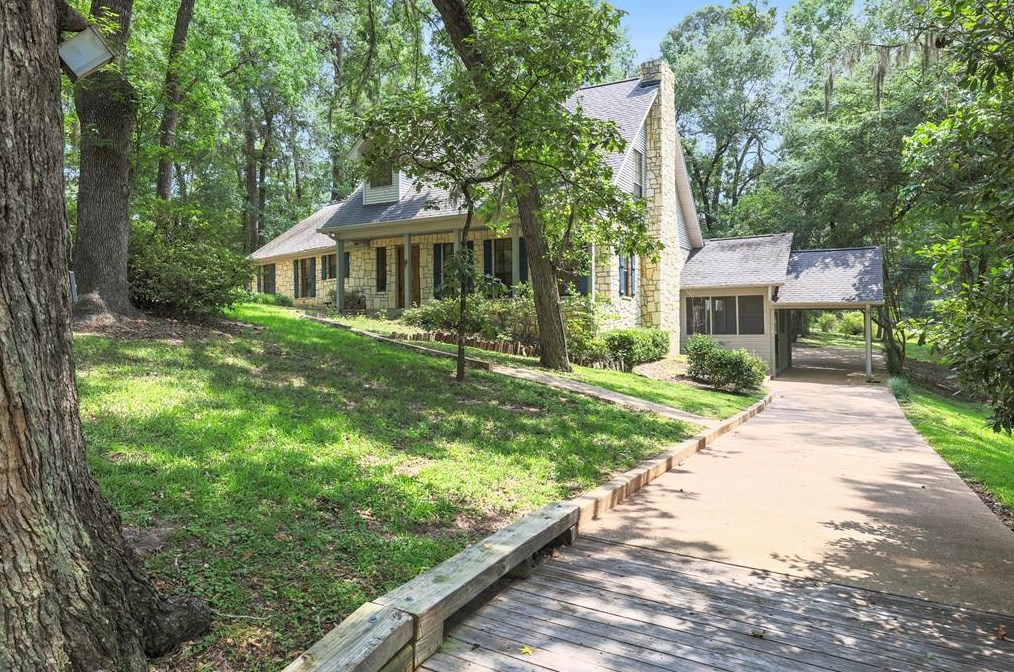 31 Harbor Run Dr, Stephen Creek, TX 77331-4535