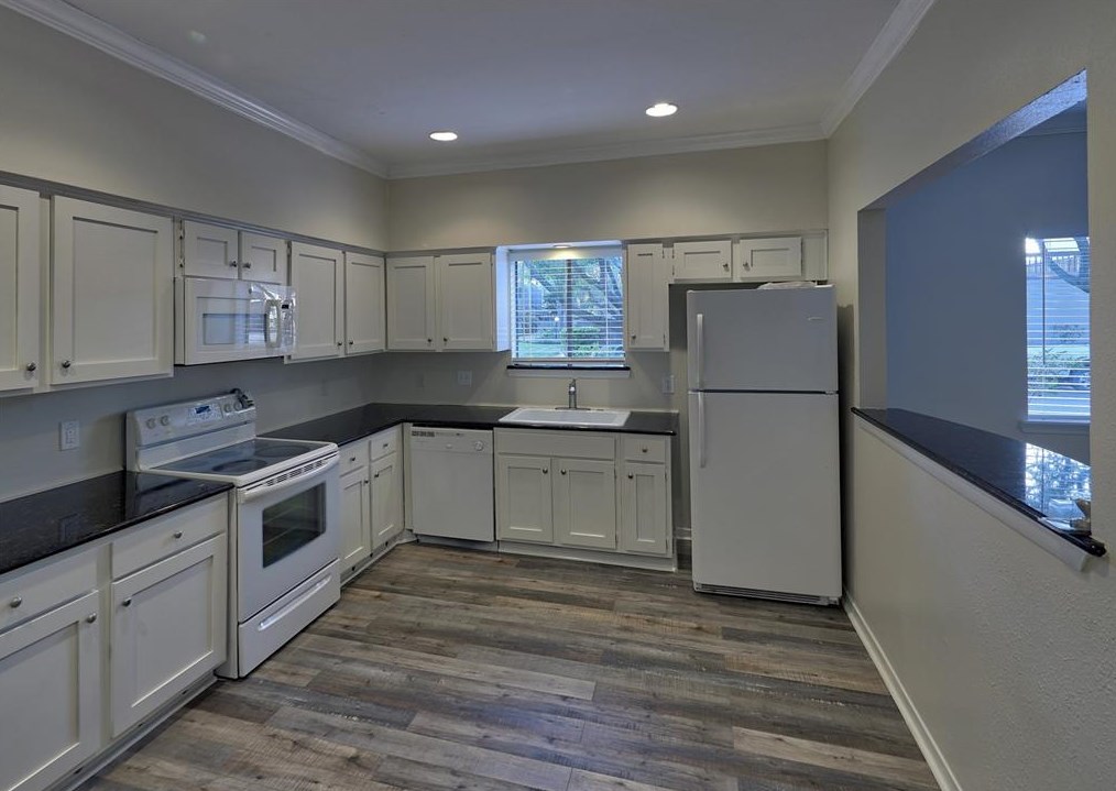 1611 Prairie Grove Dr, Houston TX  77077-3167 exterior