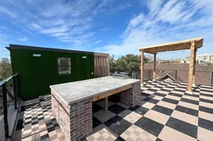 214 Welch St, Houston, TX 77006 - Photo 6