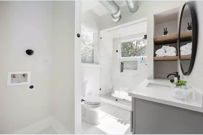 214 Welch Street #6, Houston, TX 77006 - Photo 8