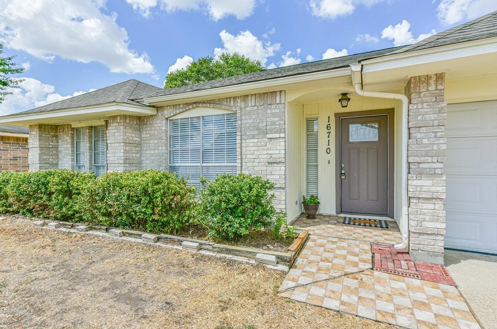 16710 Sky Blue Ln, Houston, TX 77095