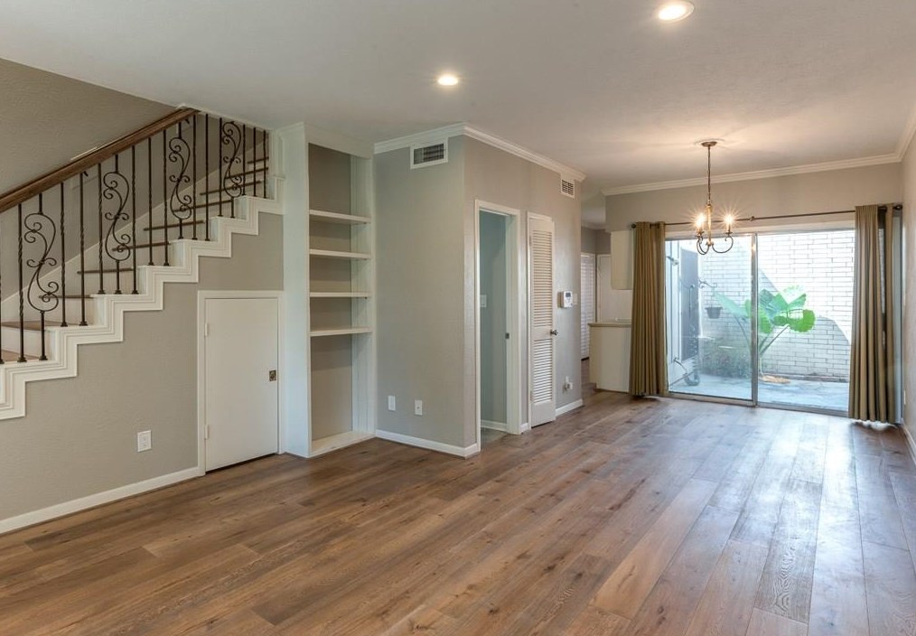 2323 Augusta Dr Apt 14, Houston, TX 77057