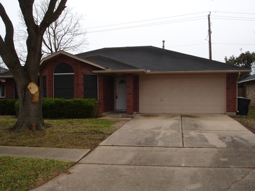 9482 Carmalee St, Houston, TX 77075