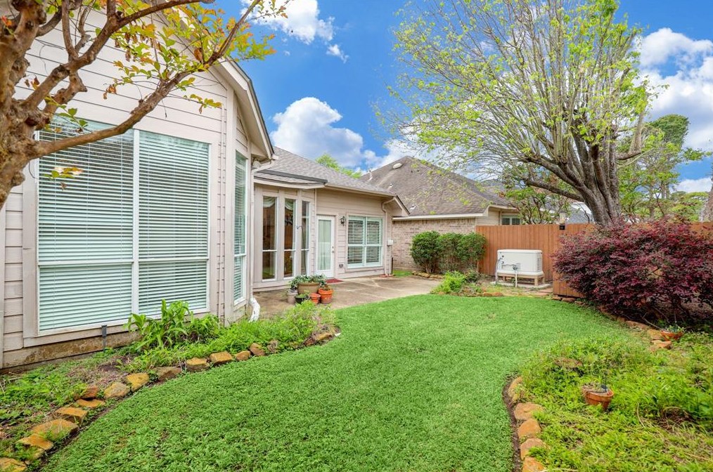7030 Lawler Rdg, Houston, TX 77055-7011