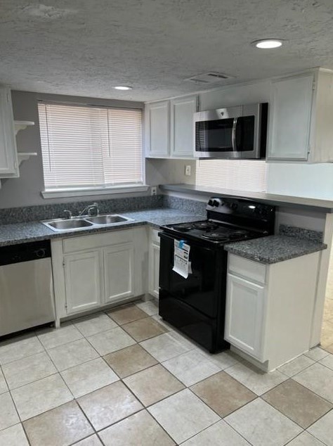 10203 Old Towne Ln, Sugar Land, TX 77498