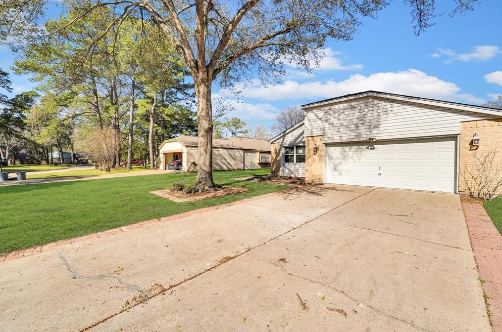 9910 Dornoch Dr, Houston, TX 77070
