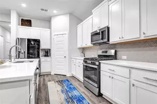 31822 Pecan Mdw Ln, Fulshear, TX 77441 - Photo 22