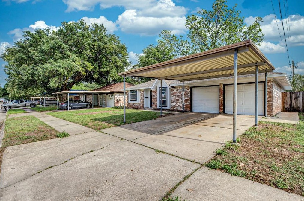 1109 E Columbia Ln, Deer Park, TX 77536