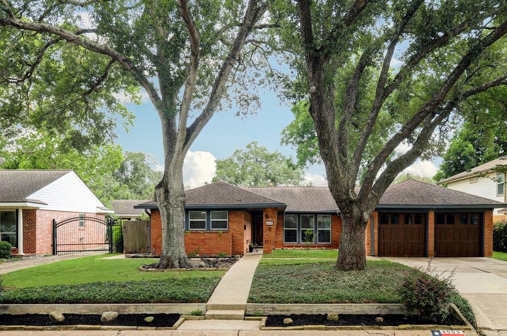 4609 Stillbrooke Dr, Houston, TX 77035-5027