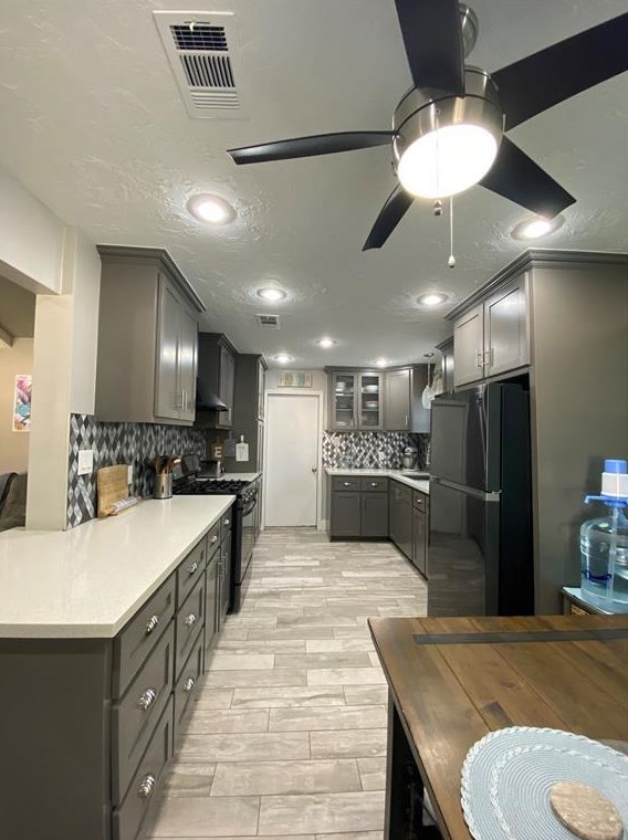 1711 Crest Hill Dr, Conroe, TX 77301
