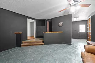 608 Miller St, Anahuac, TX 77514 - Photo 24