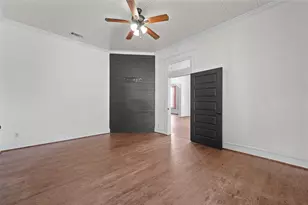 608 Miller St, Anahuac, TX 77514 - Photo 12