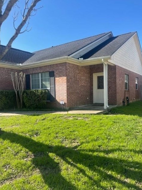 216 Elizabeth Ln, Sealy, TX 77474