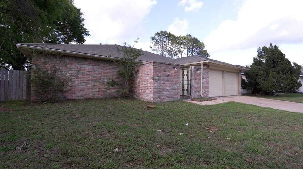 13422 Gerrards Cross Dr, Houston, TX 77082-5026