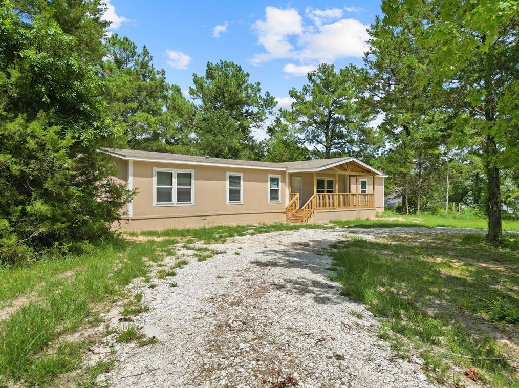 325 Lonesome Dove Trl, Chita, TX 75862